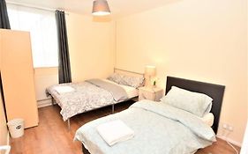 Spacious 2Bedroom Condo With Patio By Excel Centre