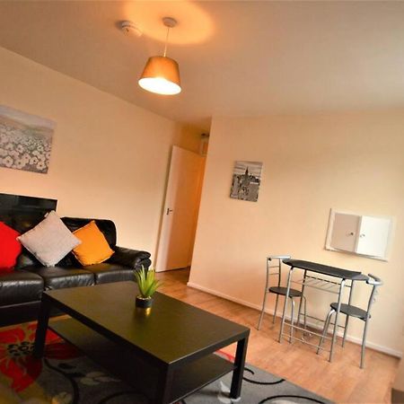 Spacious 2Bedroom Condo With Patio By Excel Centre Londres Extérieur photo