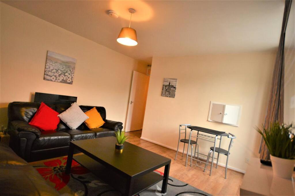 Spacious 2Bedroom Condo With Patio By Excel Centre Londres Extérieur photo