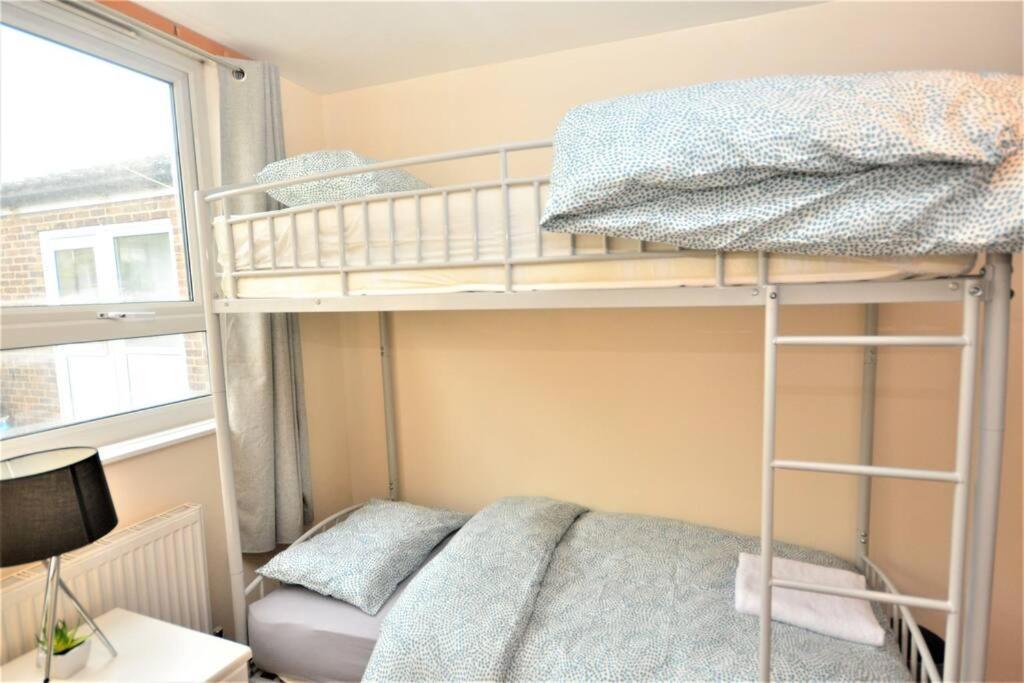 Spacious 2Bedroom Condo With Patio By Excel Centre Londres Extérieur photo