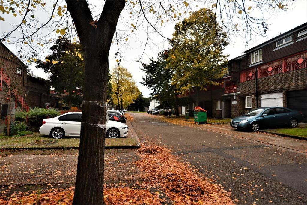 Spacious 2Bedroom Condo With Patio By Excel Centre Londres Extérieur photo